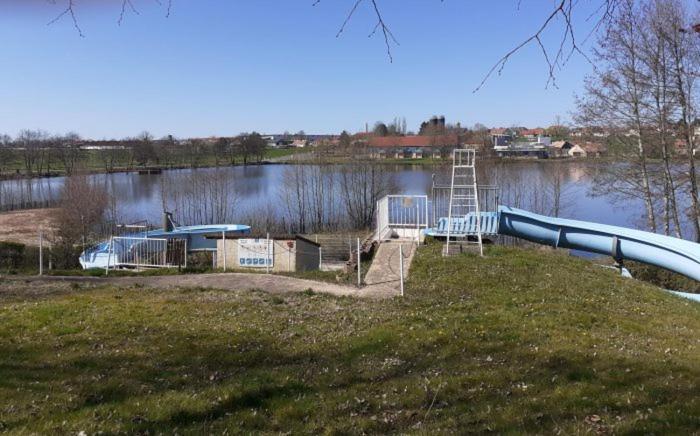Studios Etape Du Lac Bourbon-Lancy Luaran gambar