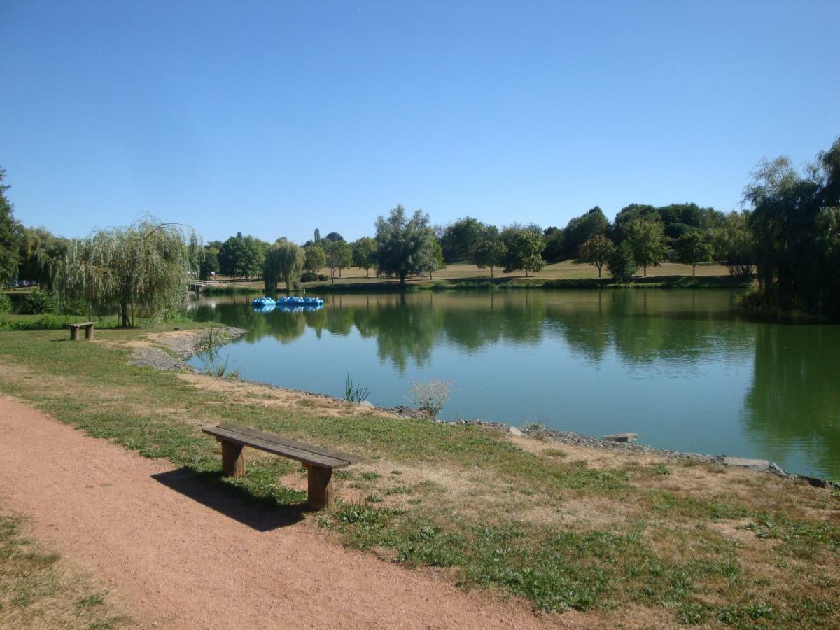 Studios Etape Du Lac Bourbon-Lancy Luaran gambar