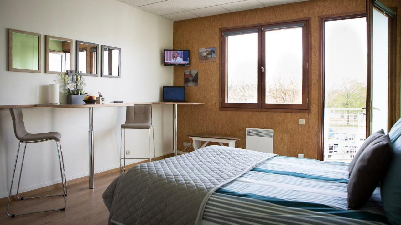 Studios Etape Du Lac Bourbon-Lancy Luaran gambar